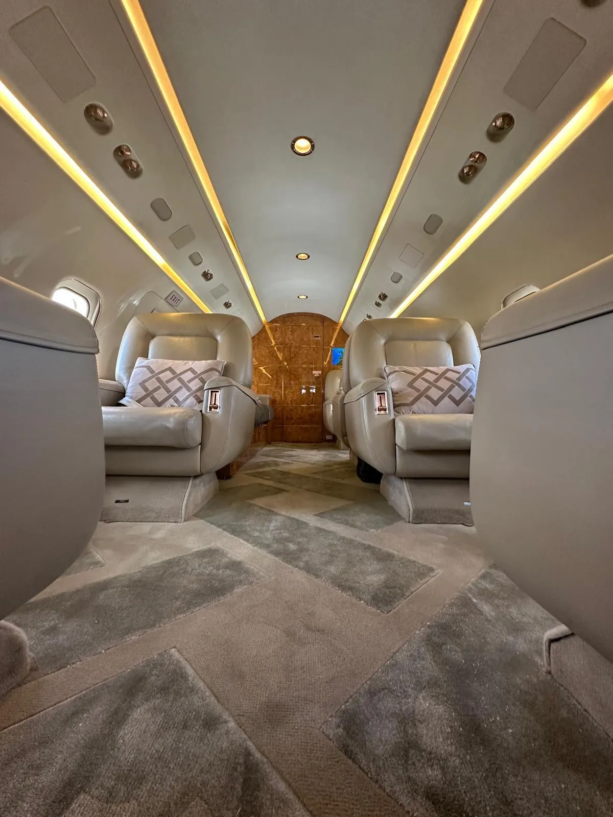 Challenger 604 - Interior