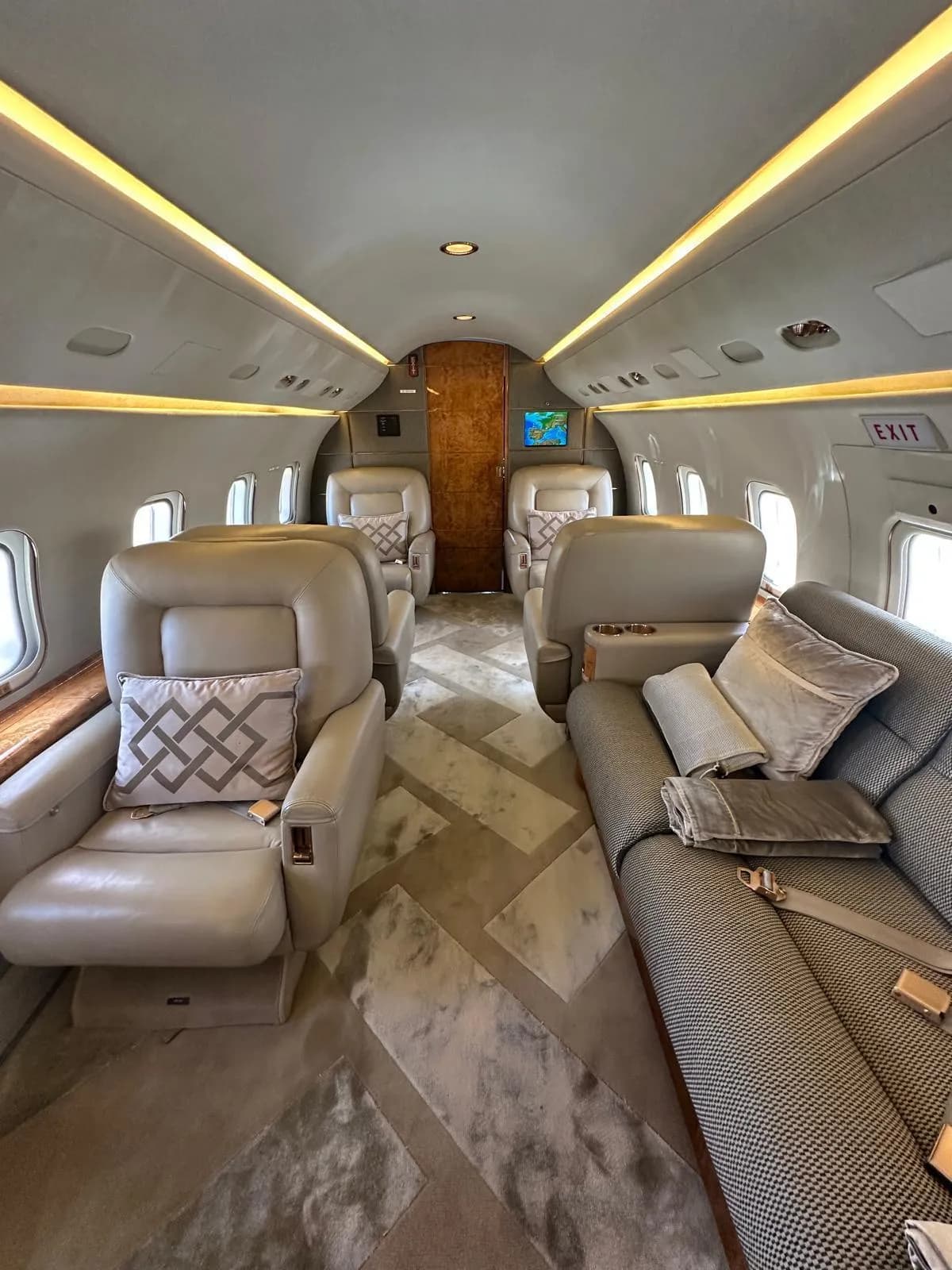 Challenger 604 - Interior