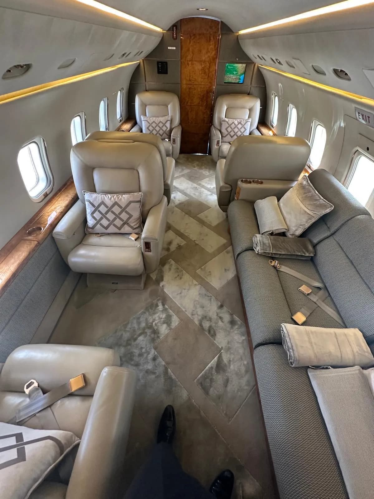 Challenger 604 - Interior